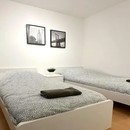 Business & Tourist With Balcony Apartamento *